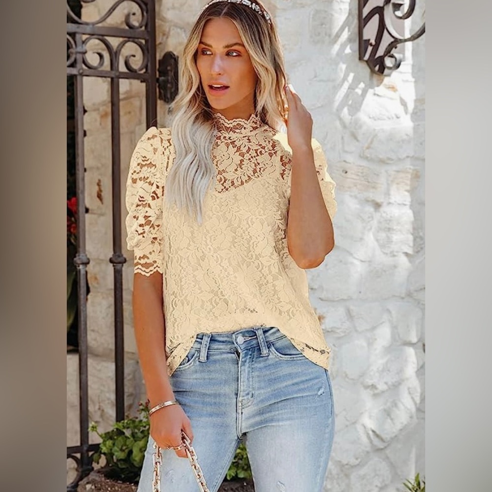 Women's Express Lace Short Sleeve Top- Excellent Condition! Size Medium - Picture 8 of 8